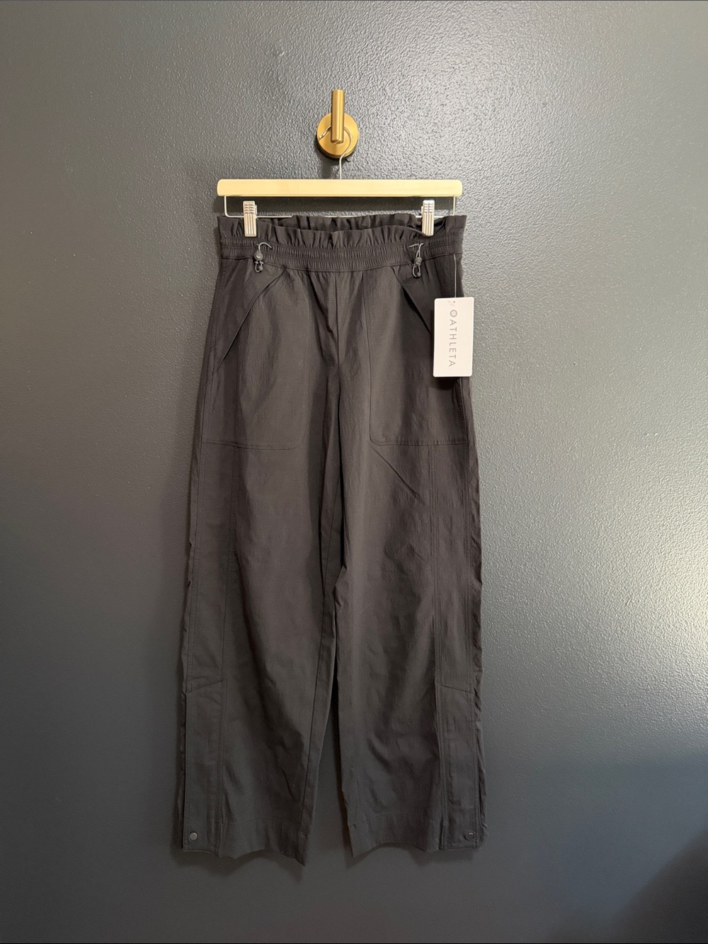 NWT Athleta Black Trekkie High Rise Parachute Pants Utility Size 2